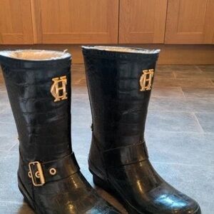 Elegant Black Boots with Gold Accents